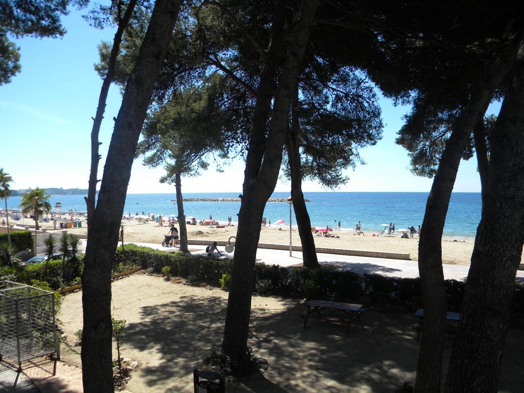 Apartamentos Internacional Arysal Cambrils Bagian luar foto