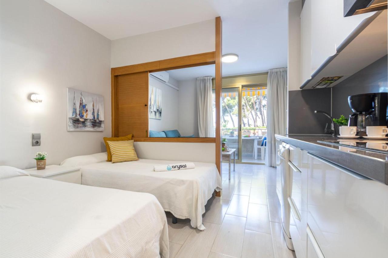 Apartamentos Internacional Arysal Cambrils Bagian luar foto