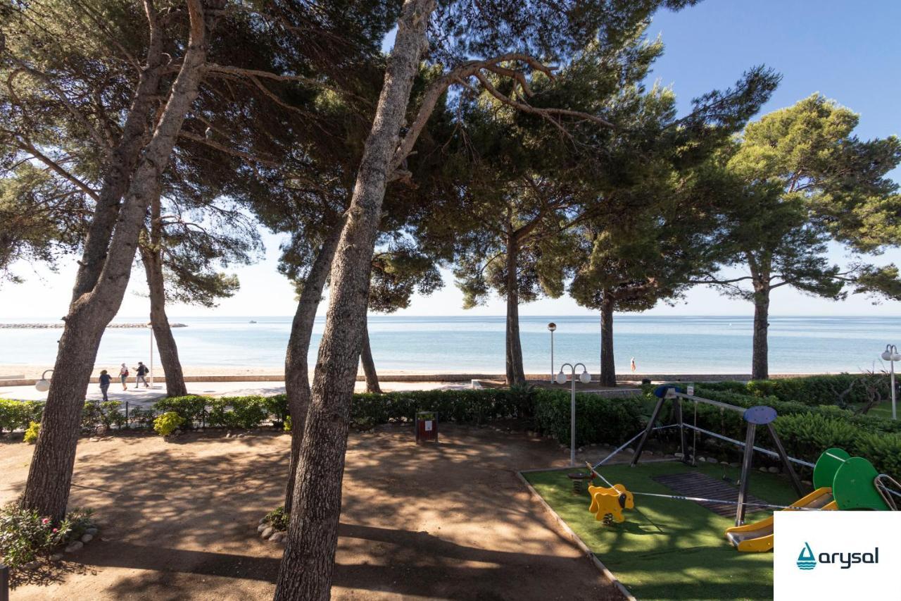 Apartamentos Internacional Arysal Cambrils Bagian luar foto